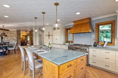 4050 Royal Crest Road Medford OR 97504
