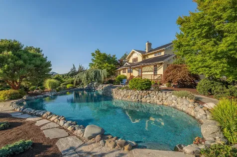 4050 Royal Crest Road Medford OR 97504