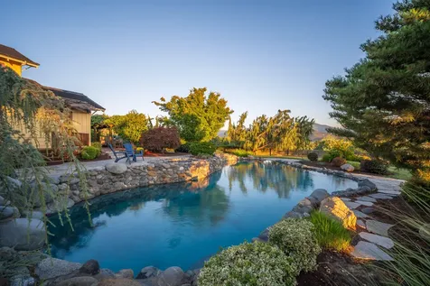 4050 Royal Crest Road Medford OR 97504