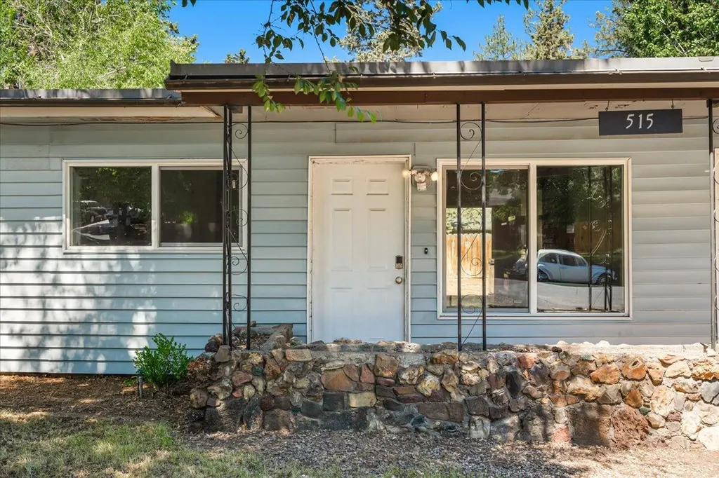 515 SE 4th Street Bend OR 97702