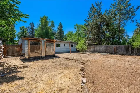 515 SE 4th Street Bend OR 97702