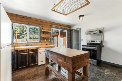 515 SE 4th Street Bend OR 97702