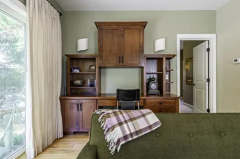 2704 Clay Creek Way Ashland OR 97520
