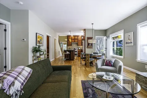 2704 Clay Creek Way Ashland OR 97520