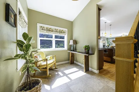 2704 Clay Creek Way Ashland OR 97520