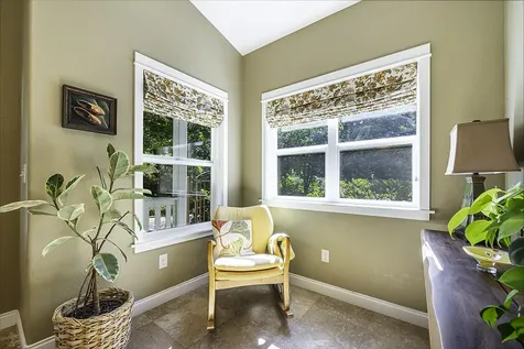 2704 Clay Creek Way Ashland OR 97520