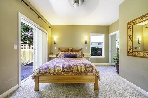 2704 Clay Creek Way Ashland OR 97520