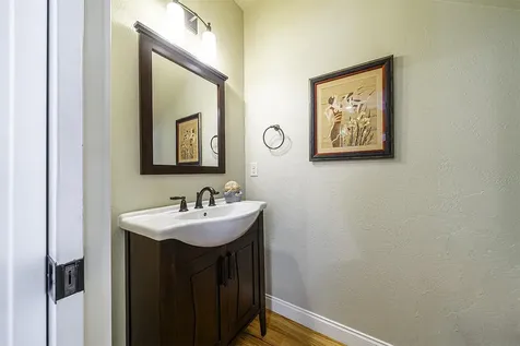2704 Clay Creek Way Ashland OR 97520