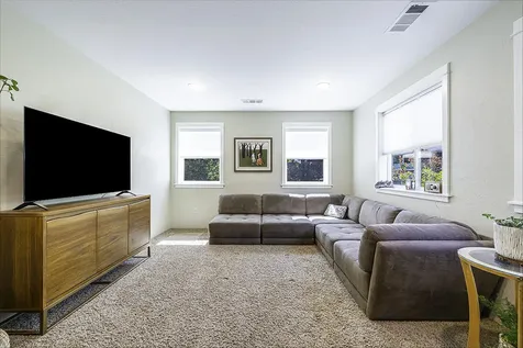 2704 Clay Creek Way Ashland OR 97520