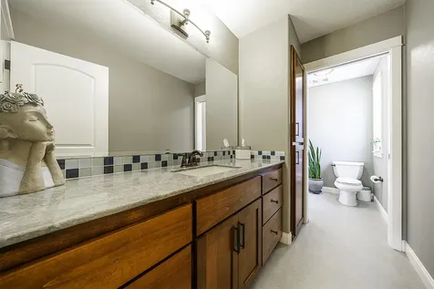 2704 Clay Creek Way Ashland OR 97520