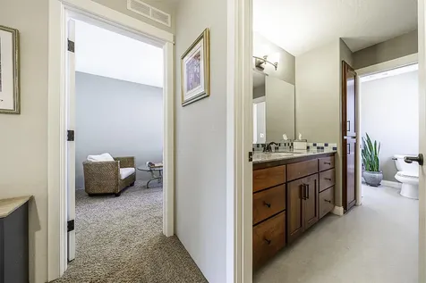 2704 Clay Creek Way Ashland OR 97520