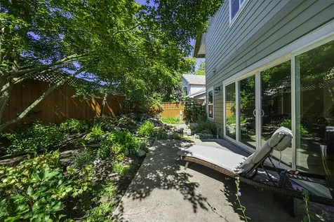 2704 Clay Creek Way Ashland OR 97520