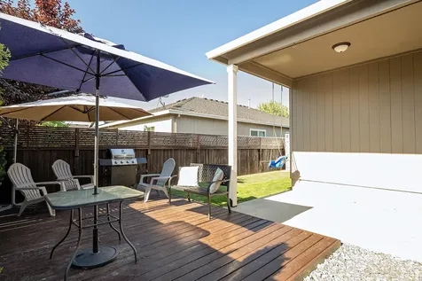 2511 Agate Meadows White City OR 97503