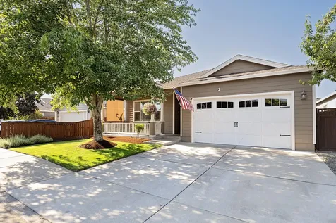 2511 Agate Meadows White City OR 97503