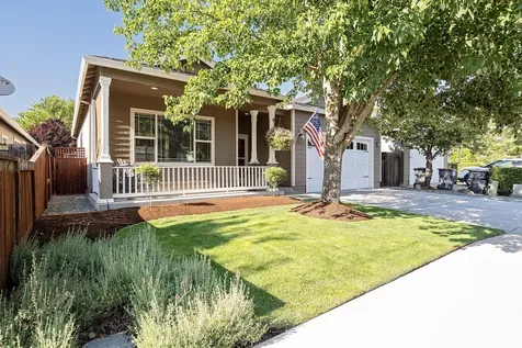 2511 Agate Meadows White City OR 97503