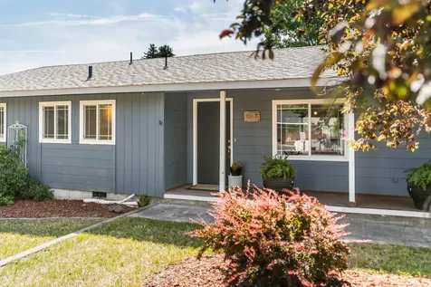 2217 NW 12th Street Redmond OR 97756