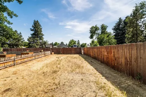 2217 NW 12th Street Redmond OR 97756