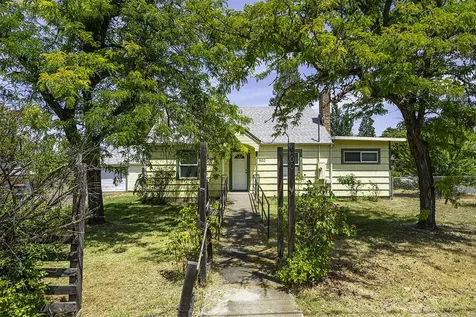 900 N Rose Street Phoenix OR 97535