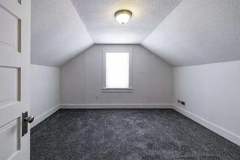 900 N Rose Street Phoenix OR 97535