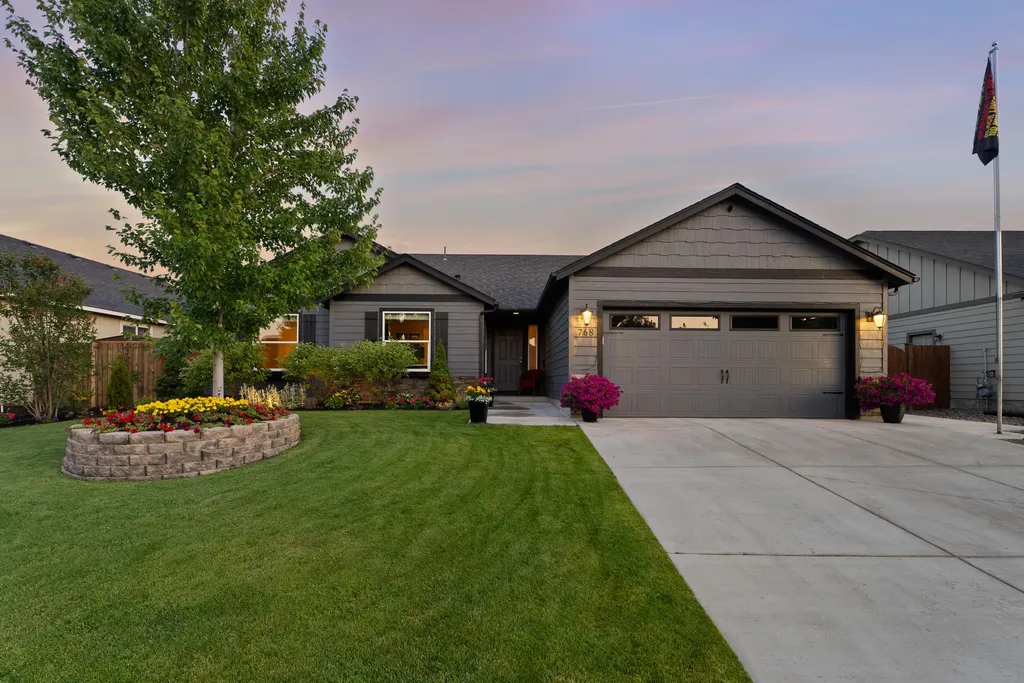 768 NE Redwood Court Redmond OR 97756