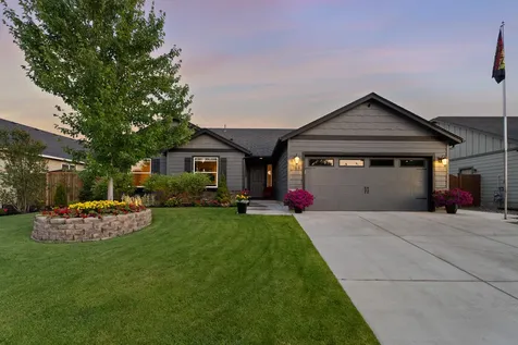 768 NE Redwood Court Redmond OR 97756