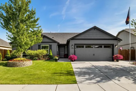 768 NE Redwood Court Redmond OR 97756
