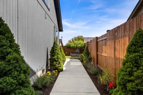 768 NE Redwood Court Redmond OR 97756