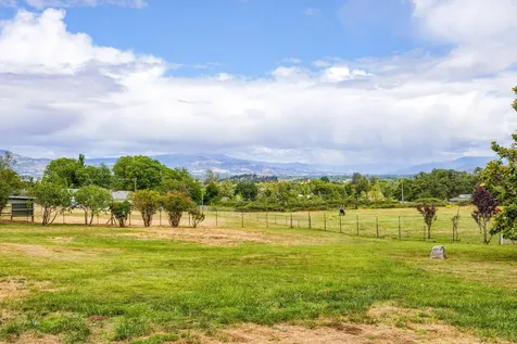 1272 Goldstone Drive Central Point OR 97502