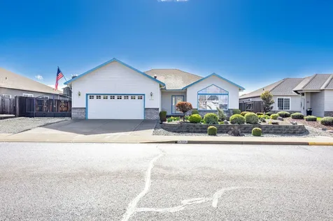 2338 Rabun Way Central Point OR 97502