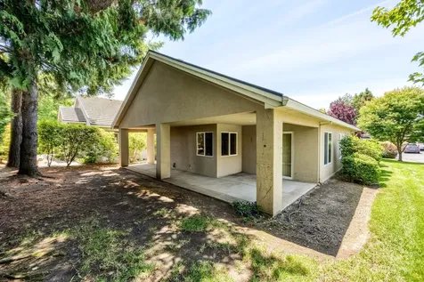617 Cherrywood Drive Medford OR 97504