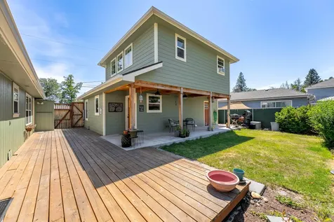 606 NE Dean Drive Grants Pass OR 97526
