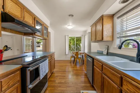 606 NE Dean Drive Grants Pass OR 97526
