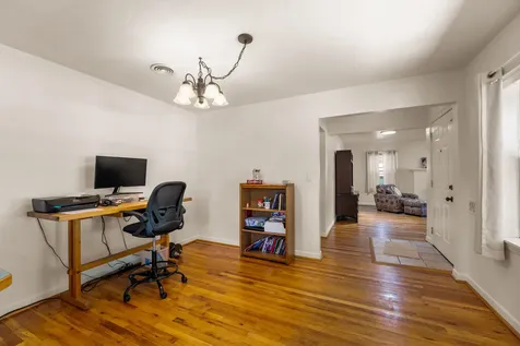 606 NE Dean Drive Grants Pass OR 97526