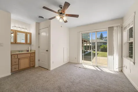 606 NE Dean Drive Grants Pass OR 97526