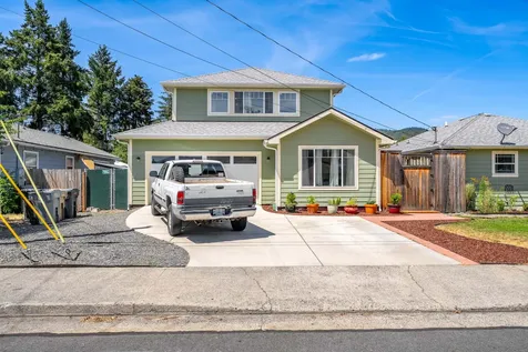 606 NE Dean Drive Grants Pass OR 97526