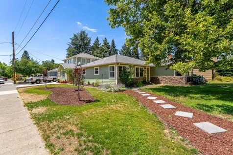 606 NE Dean Drive Grants Pass OR 97526