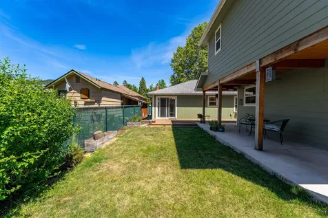 606 NE Dean Drive Grants Pass OR 97526