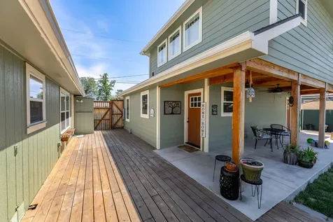 606 NE Dean Drive Grants Pass OR 97526