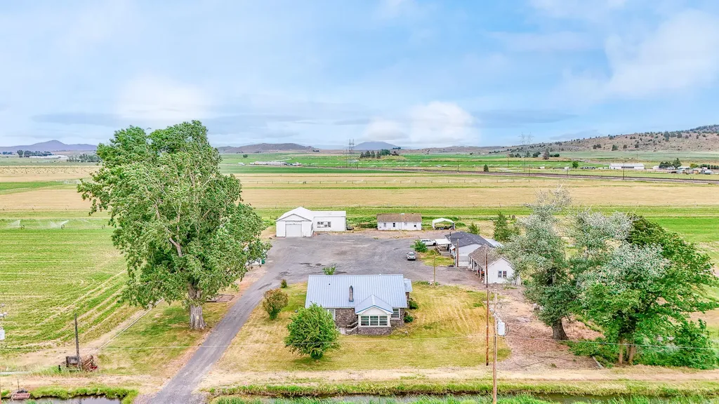9452 Matney Way Klamath Falls OR 97603