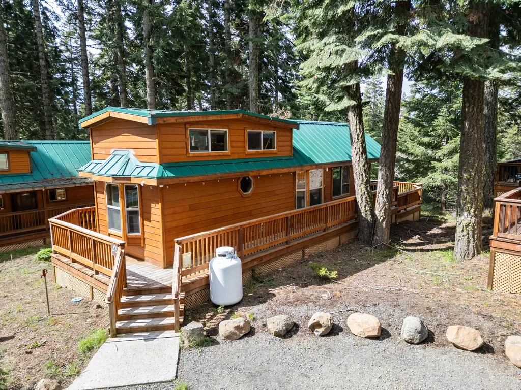 7979 Hyatt Prairie Road Ashland OR 97520