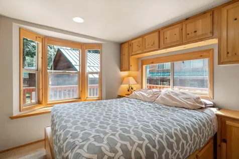 7979 Hyatt Prairie Road Ashland OR 97520