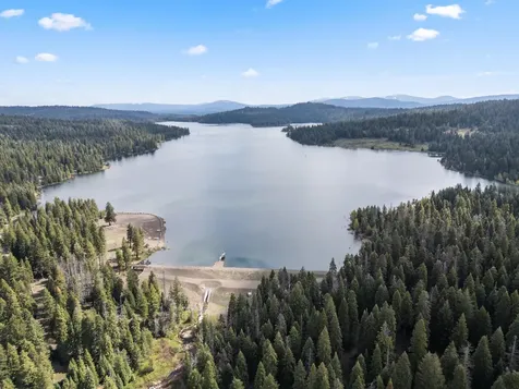 7979 Hyatt Prairie Road Ashland OR 97520