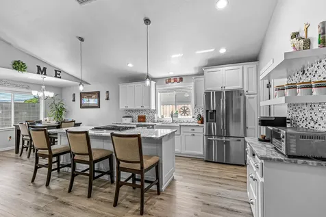 301 Reanna Way Medford OR 97501