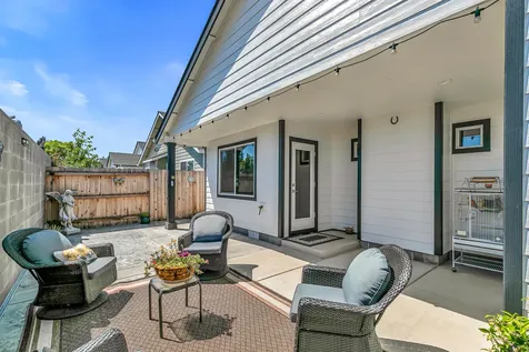 301 Reanna Way Medford OR 97501