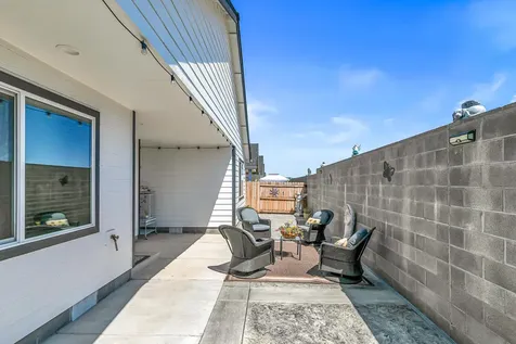 301 Reanna Way Medford OR 97501
