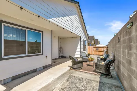 301 Reanna Way Medford OR 97501