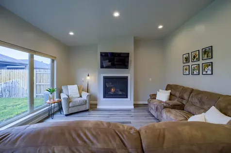 3658 SW Badger Avenue Redmond OR 97756