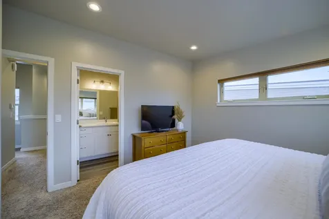 3658 SW Badger Avenue Redmond OR 97756