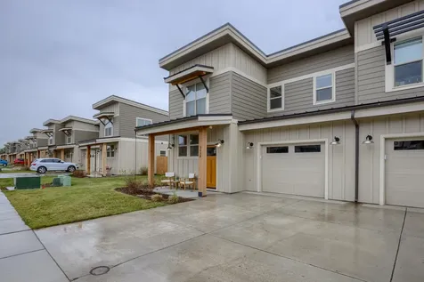 3658 SW Badger Avenue Redmond OR 97756