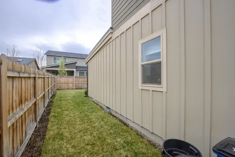 3658 SW Badger Avenue Redmond OR 97756